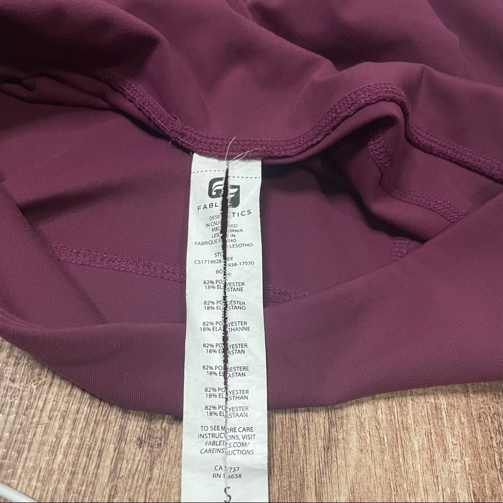 Fabletics Purple Crop Leggings Size Small - Picture 3 of 3